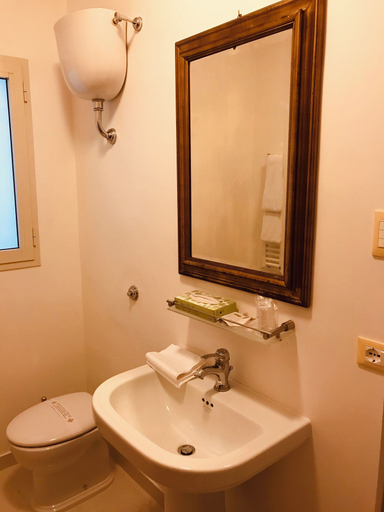 Bathroom 4, Hotel Virgilio, Rome