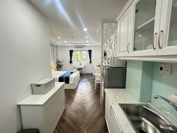 Dining Room 10