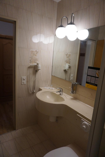 Bathroom 6