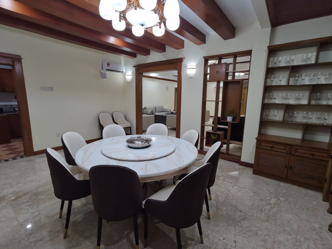 Dining Room 12