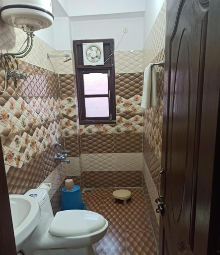 Bathroom 5, Heavens Mahasu Villa By GRB, Shimla