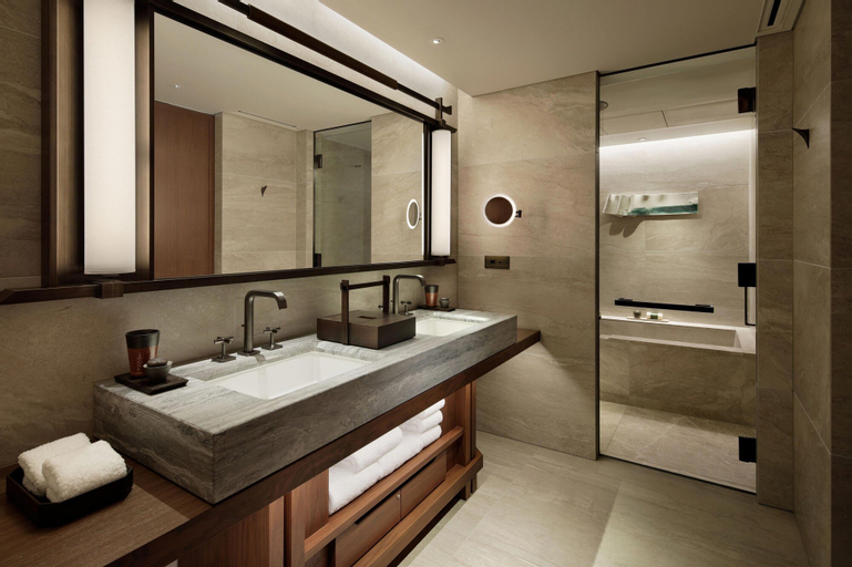 Bathroom 12