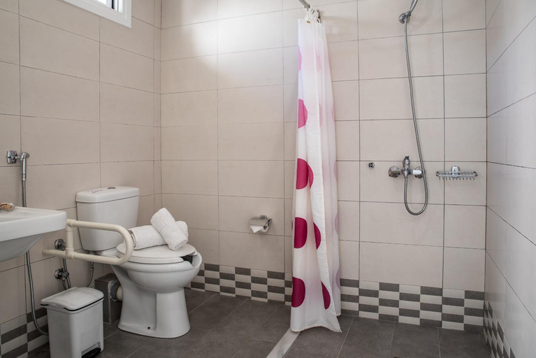 Bathroom 3, Tom & John Center, Ionian Islands