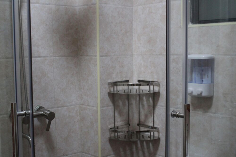 Bathroom 2, Lux Suites Denis Prit Studio Apartments, Dagoretti North