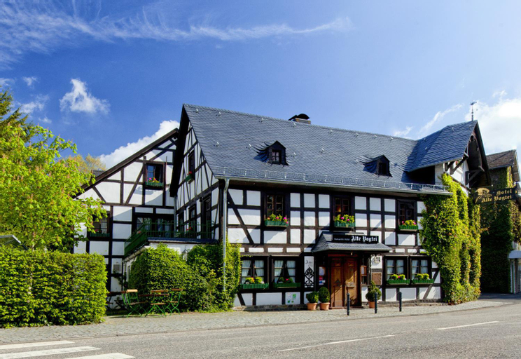 Exterior & Views