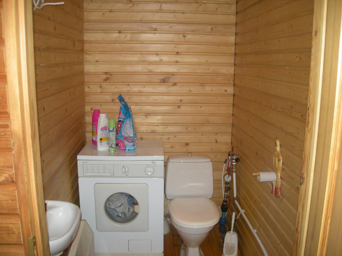 Bathroom 2, Paepealse Guesthouse, Kullamaa