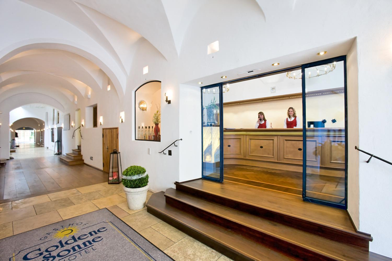Public Area, Goldene Sonne, Landshut
