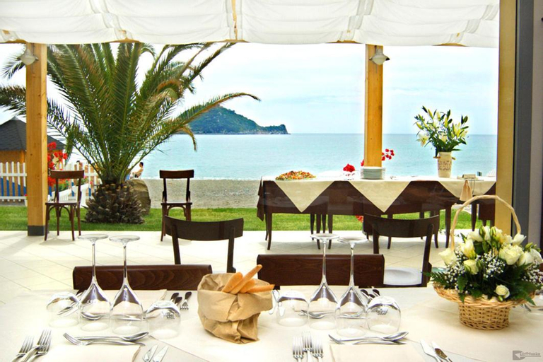Food & Drinks 4, Residence Sole, Savona