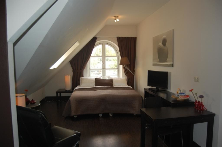 Bedroom 2, Bar-Bistro-Hotel DOK, Steenbergen