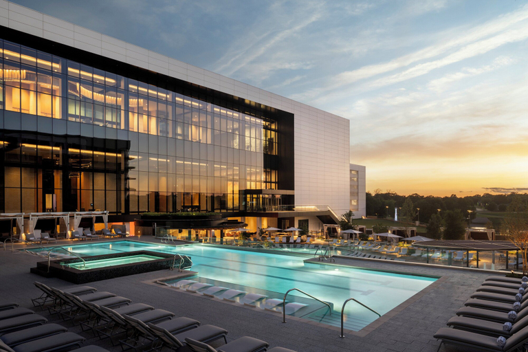 Sport & Beauty 2, Loews Arlington, Arlington