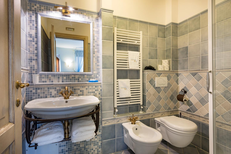 Bathroom 3, Antica Fonte, Perugia
