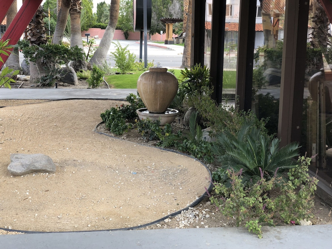 Others 5, Desert Lodge, Riverside