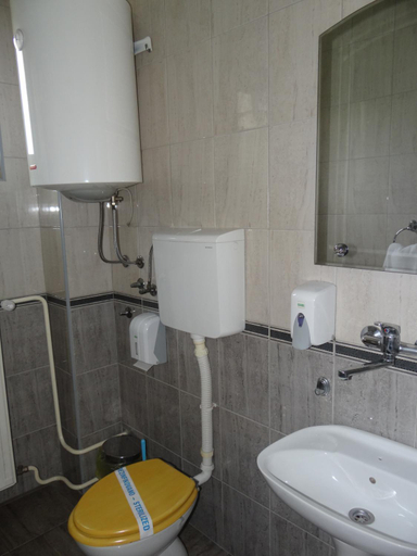 Bathroom 2, Nasa Tvrđava Guest Accommodation, Novi Sad