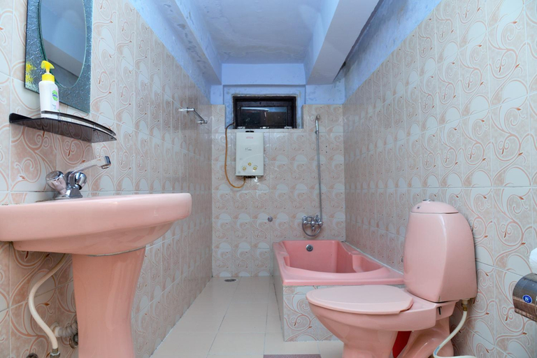 Bathroom 3, Hotel Travel-Inn, Gandaki