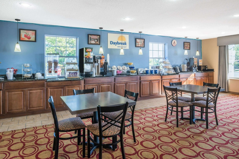 Food & Drinks 5, Days Inn by Wyndham Perryville, Perry