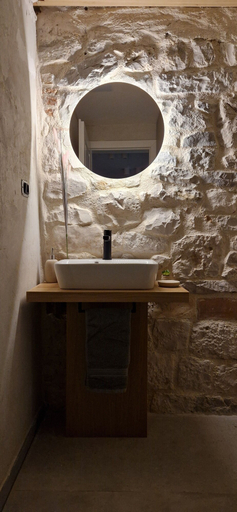 Bathroom 4, VIU2 Castle, Kaštela
