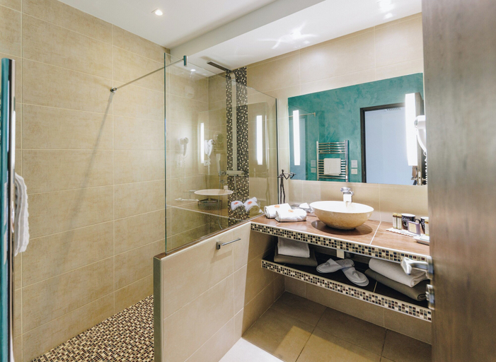 Bathroom 4, Hôtel Liberata & Spa, Haute-Corse
