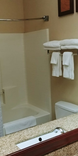 Bedroom 4, Comfort Suites Portland Southwest, Multnomah