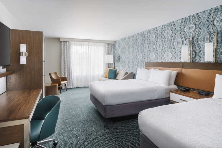 Bedroom 3, Courtyard by Marriott Orlando Downtown, Orange