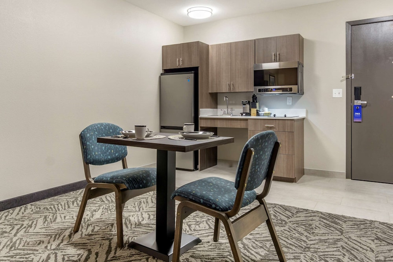 Others 3, Quality Inn and Suites Pacific Auburn, King