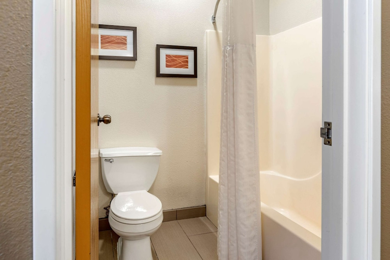 Bathroom 4, Comfort Inn & Suites Paw Paw, Van Buren
