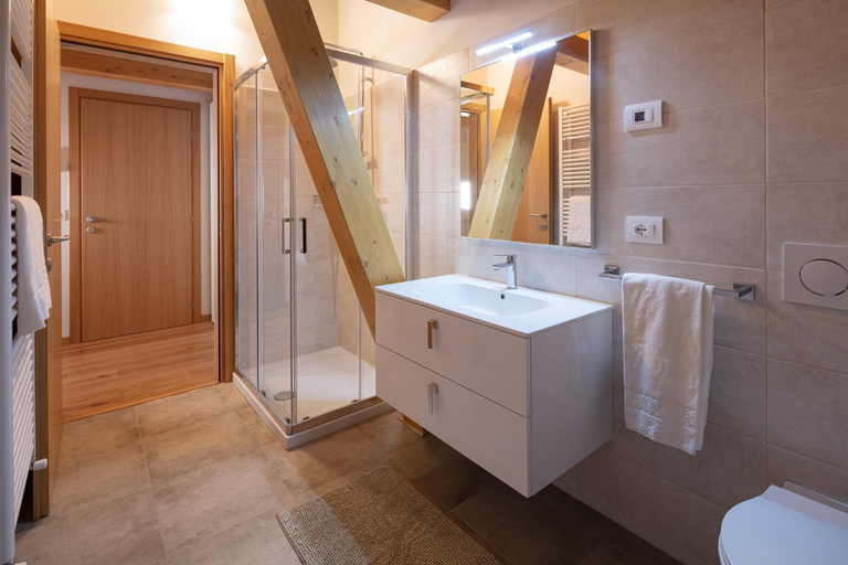 Bathroom 6