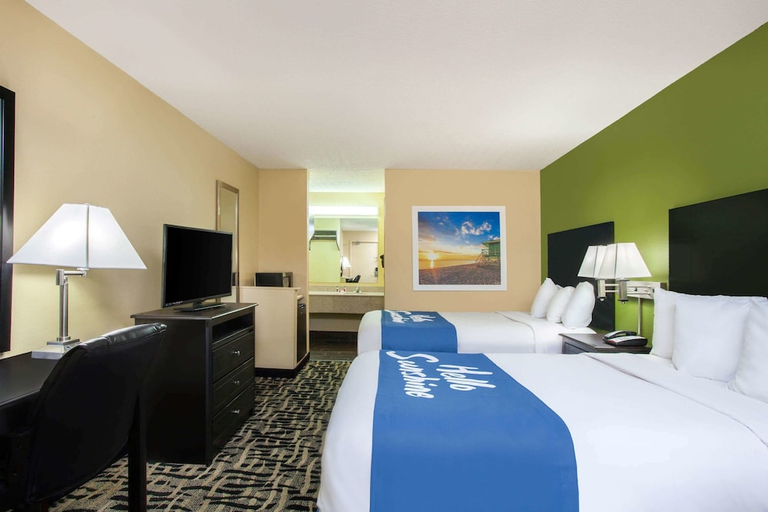 Bedroom 2, Days Inn by Wyndham Pensacola I-10, Escambia