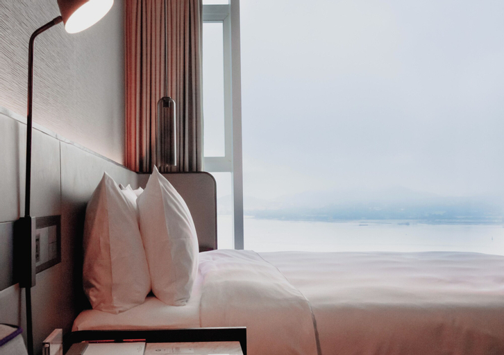 Bedroom 16