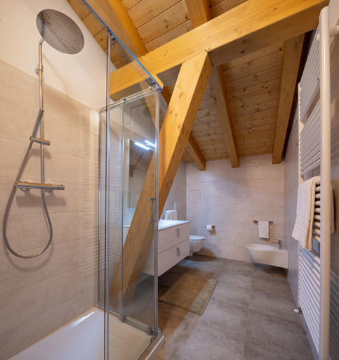 Bathroom 12