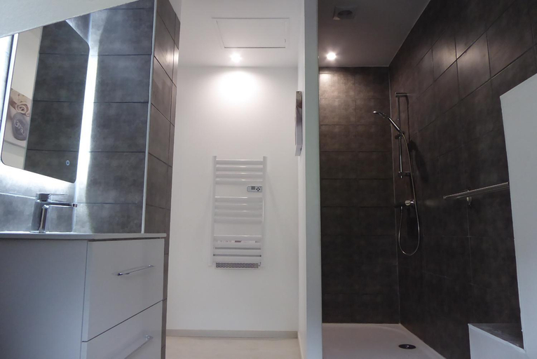 Bathroom 3, Hotel Le Martagon, Alpes-de-Haute-Provence