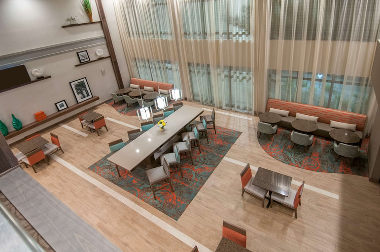 Food & Drinks 4, Hampton Inn & Suites Pensacola/I-10 Pine Forest Road, Escambia