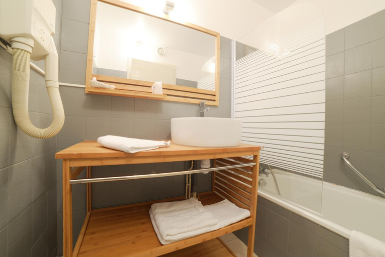 Bathroom 3, La Cascade, Doubs
