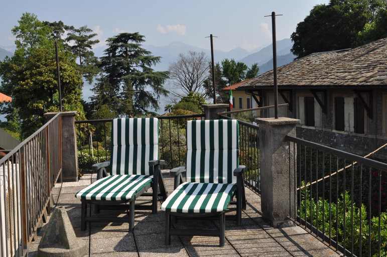 Others 5, Haus Bethusy, Como