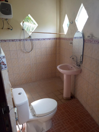 Bathroom 3, Mimba Private House, Karangasem