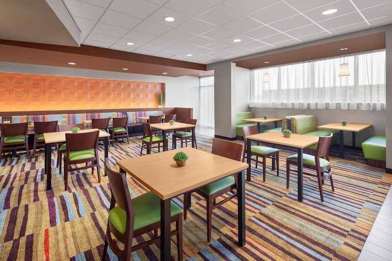 Food & Drinks 4, Fairfield Inn & Suites by Marriott Poplar Bluff, Butler