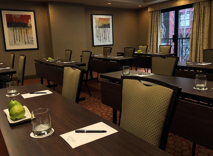 Food & Drinks 5, The Paramount Hotel, Multnomah