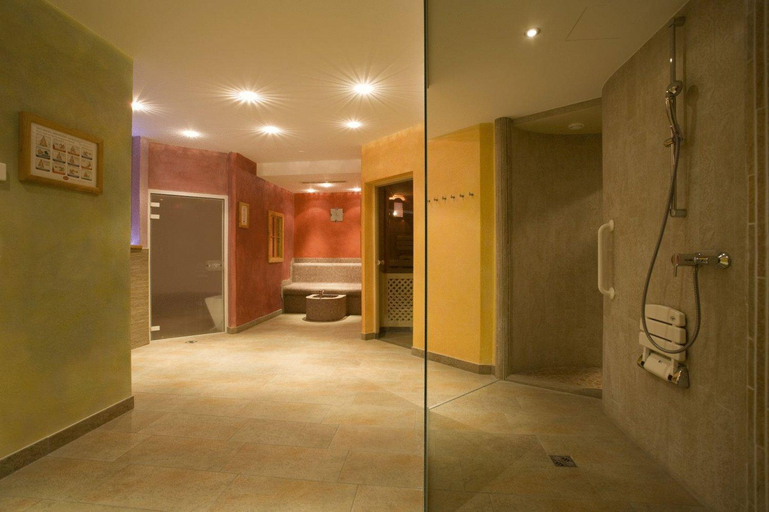 Bathroom 3, Hotel Seraina, Maloja