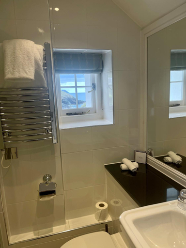 Bathroom 3, Lugger Hotel, Cornwall