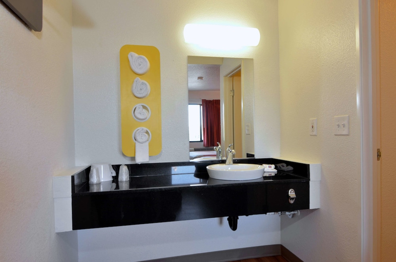Bathroom 4, Motel 6 Palm Desert, CA - Palm Springs Area, Riverside