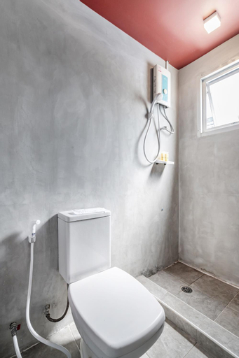 Bathroom 11