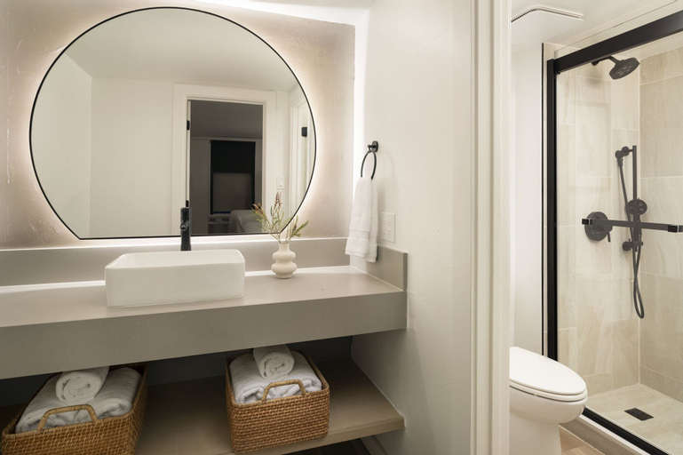 Bathroom 4