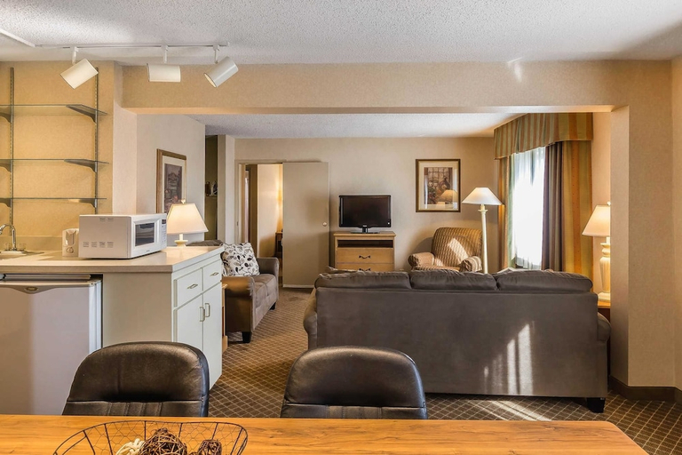 Others 5, Quality Inn Perrysburg - Toledo South, Wood