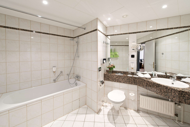 Bathroom 13