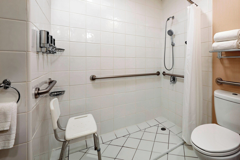 Bathroom 15