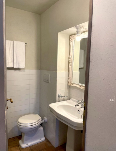 Bathroom 12