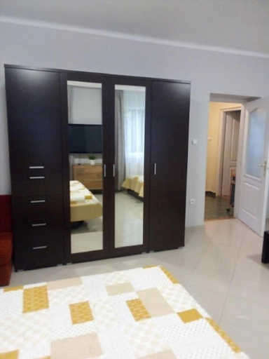 Others 5, Apartman Rachegy, Eger