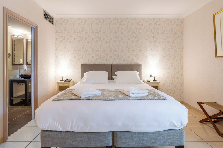 Bedroom 2, Demeures & Châteaux - Hôtel Greuze & Spa Tournus, Saône-et-Loire