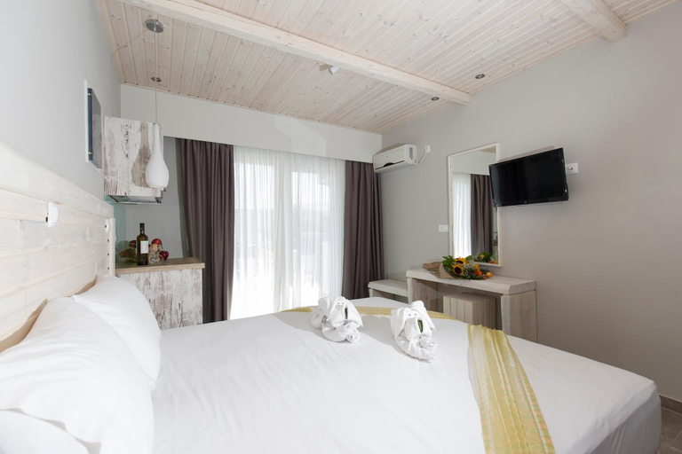 Bedroom 2, Anthemis Hotel Apartments, North Aegean