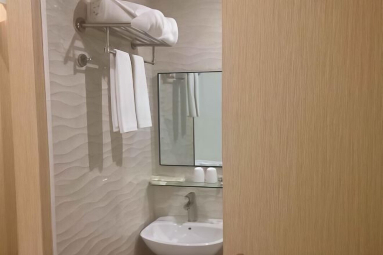 Bathroom 12