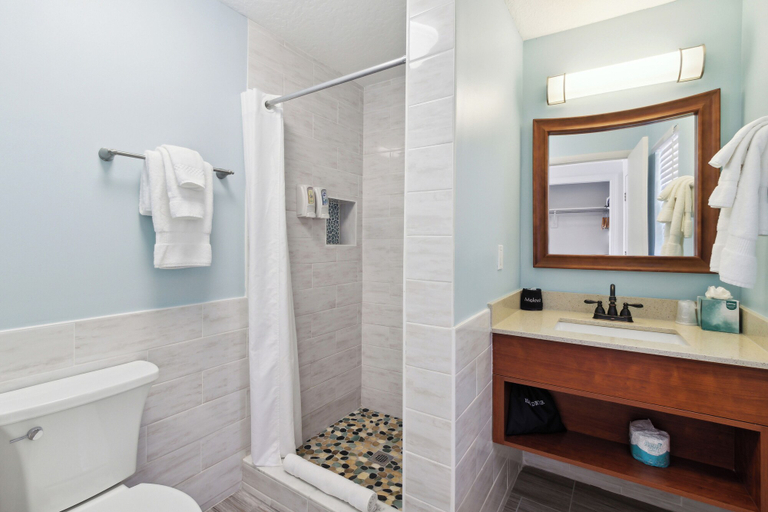 Bathroom 4, Seahorse Oceanfront Inn, Duval